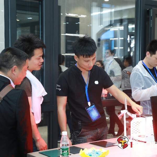 伊盾節(jié)能安全門窗有哪些特性？